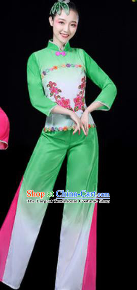 Traditional Chinese Group Dance Yangko Green Clothing Folk Dance Fan Dance Stage Performance Costume for Women