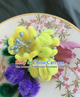 Traditional Chinese Ancient Qing Dynasty Yellow Velvet Flowers Hairpins Handmade Palace Hair Accessories for Women