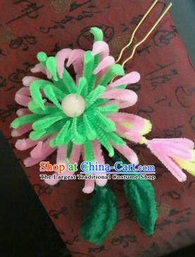 Traditional Chinese Ancient Qing Dynasty Light Green Velvet Chrysanthemum Hairpins Handmade Palace Hair Accessories for Women