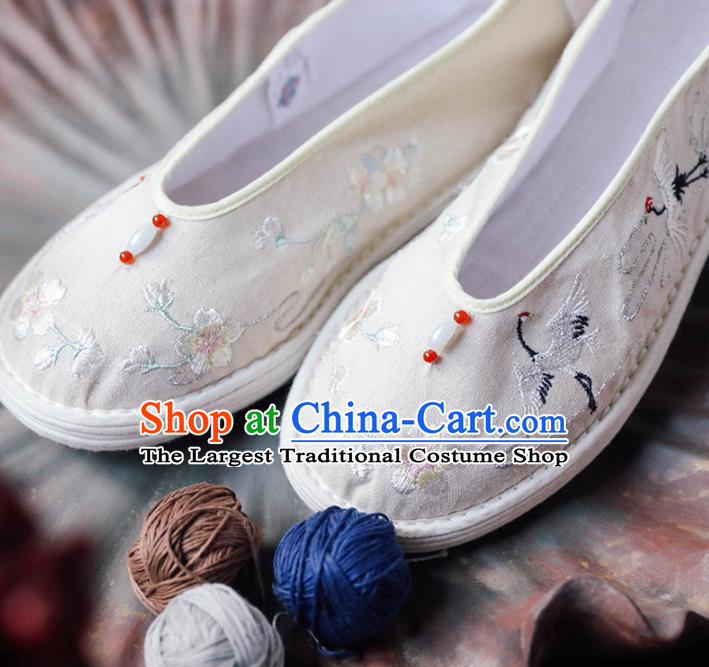 Chinese Cloth Shoes Traditional National Shoes Ancient Princess White Embroidered Hanfu Shoes for Women