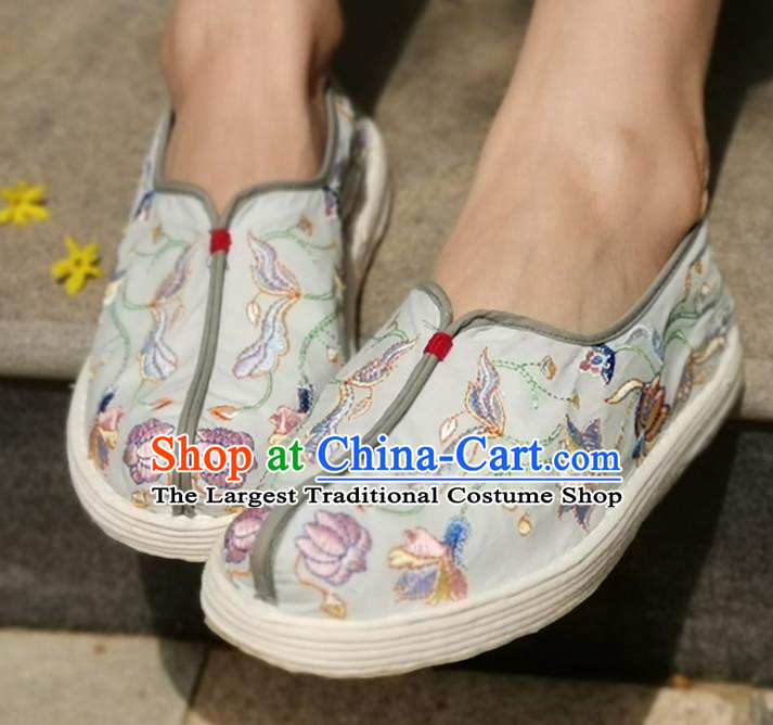 Chinese Handmade White Cloth Shoes Traditional National Shoes Ancient Princess Embroidered Lotus Hanfu Shoes for Women