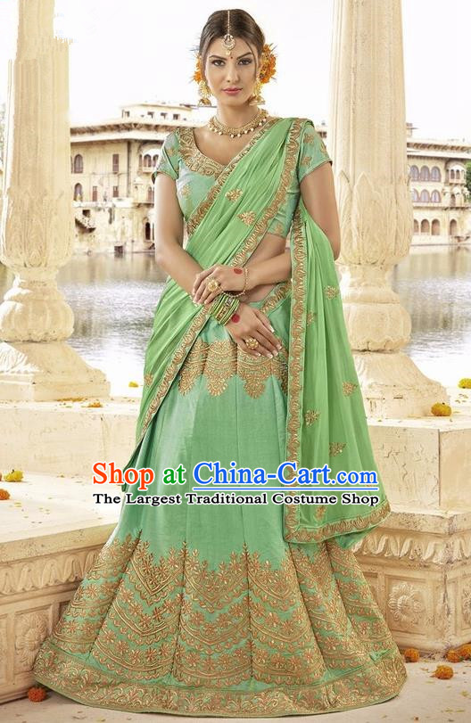 Asian India Traditional Bride Embroidered Light Green Sari Dress Indian Bollywood Court Queen Costume Complete Set for Women