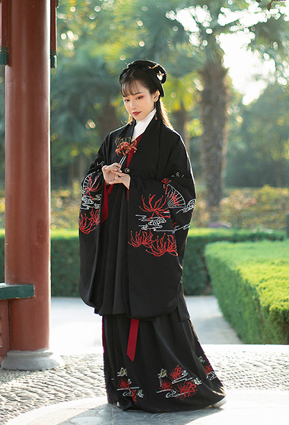 Traditional Chinese Han Dynasty Imperial Consort Hanfu Dress Ancient Court Lady Embroidered Historical Costume for Women