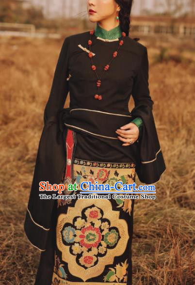 Chinese Traditional Black Tibetan Robe Zang Nationality Female Dress Ethnic Costume for Women