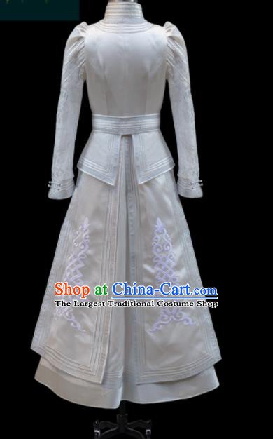 Traditional Chinese Mongol Ethnic Bride White Dress Mongolian Minority Folk Dance Embroidered Costume for Women