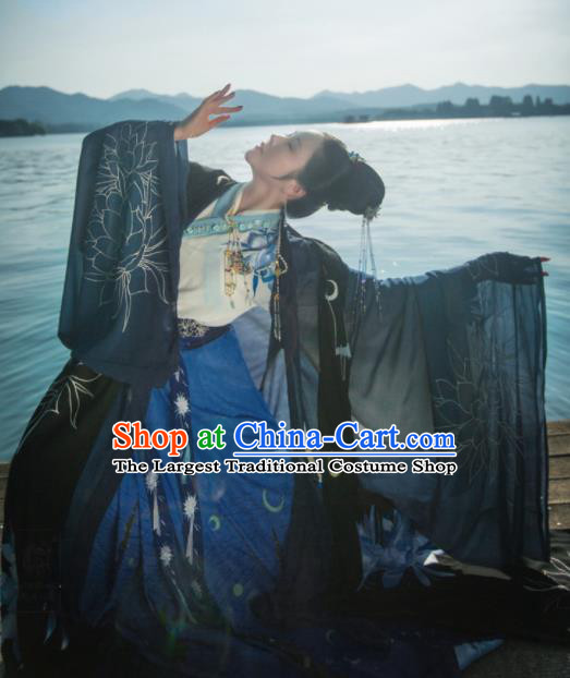 Chinese Ancient Jin Dynasty Imperial Consort Hanfu Dress Traditional Embroidered Replica Costume for Women