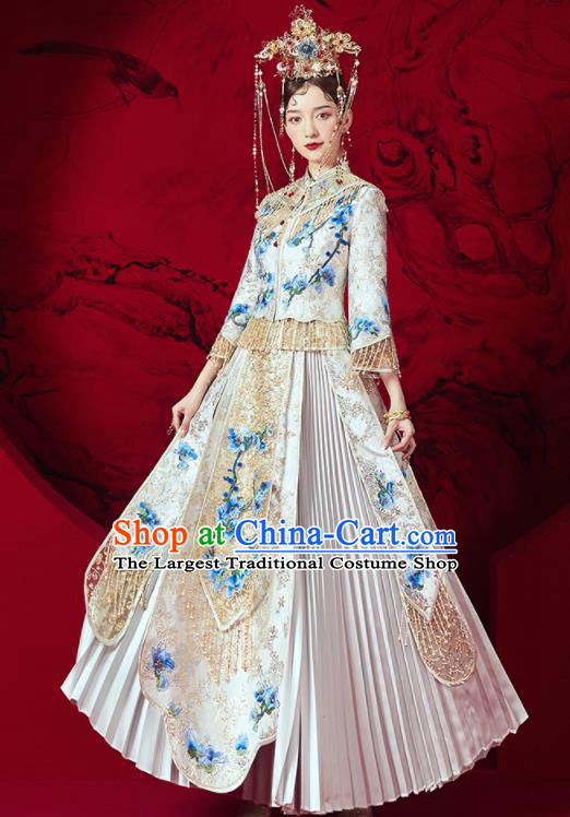 Chinese Traditional Embroidered Flowers Wedding Xiu He Suit White Blouse and Dress Ancient Bride Costumes for Women