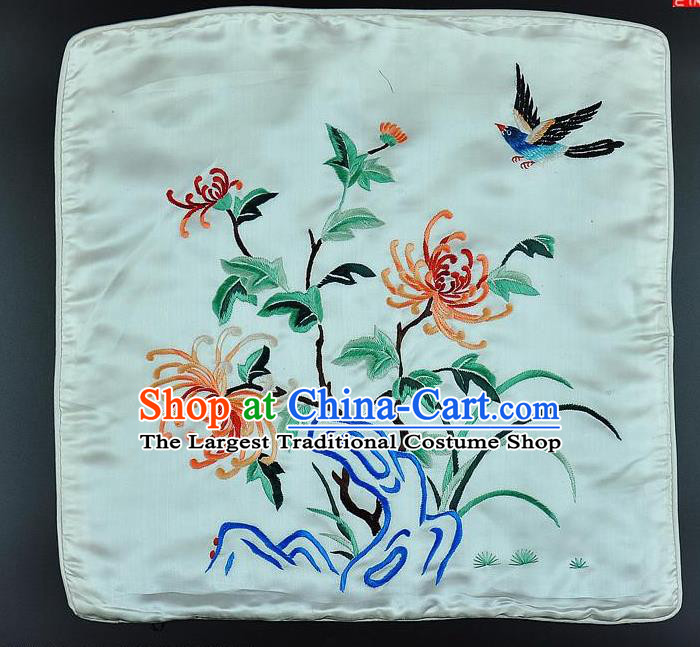 Traditional Chinese Embroidered Chrysanthemum Cushion Fabric Patches Hand Embroidering Applique Suzhou Embroidery White Silk Accessories