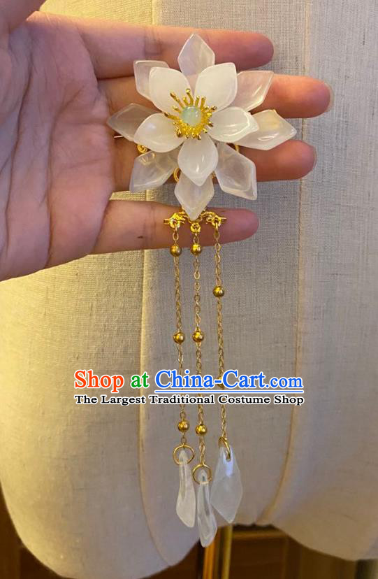 Chinese Ancient Princess White Lotus Hairpin Hanfu Hair Accessories Women Handmade Golden Tassel Hair Claw