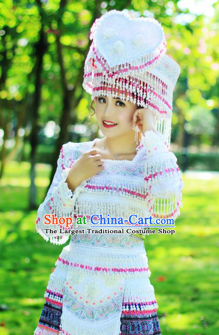 China Yunnan Nationality Folk Dance White Short Dress and Headdress Ethnic Apparels Miao Minority Costumes