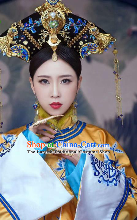 Chinese Ancient Manchu Empress Embroidered Golden Dress Traditional Qing Dynasty Queen Costumes and Headwear Complete Set