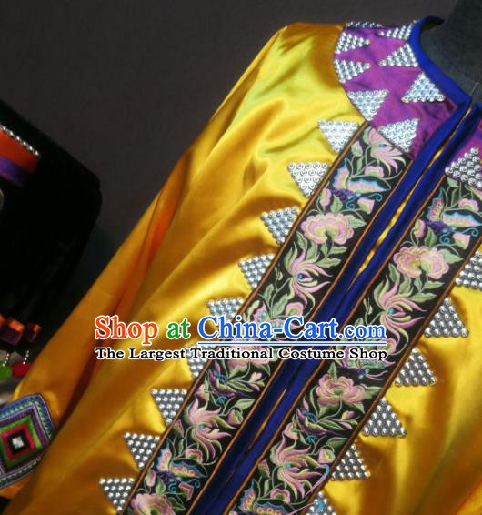 China Traditional Yunnan Nationality Costumes Tu Ethnic Folk Dance Clothing Nu Minority Men Golden Shirt Pants and Headwear