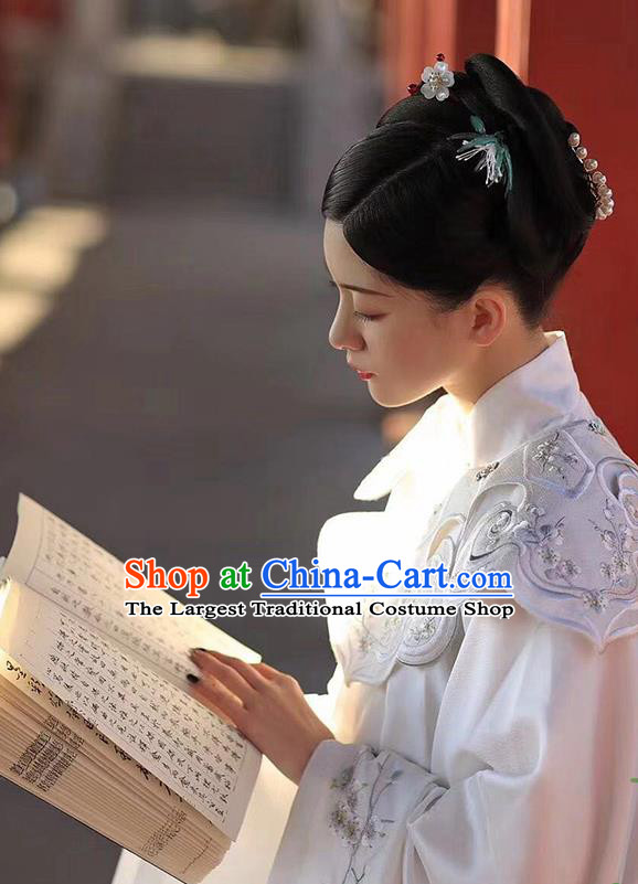 Chinese Ming Dynasty Noble Female Costumes White Hanfu Dress Traditional Ancient Princess Clothing Embroidered Gown and Skirt