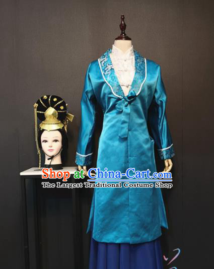 China Traditional Ancient Ming Dynasty Noble Women Costume Drama The Dream of Red Mansions Dame Wang Blue Outfits and Headpieces