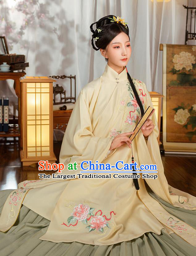 Ancient China Ming Dynasty Noble Female Costumes Traditional Hanfu Apparels Embroidered Clothing for Patrician Women