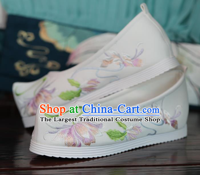 China Embroidered Epiphyllum Shoes Princess Shoes Women Shoes Handmade Hanfu Shoes White Cloth Shoes