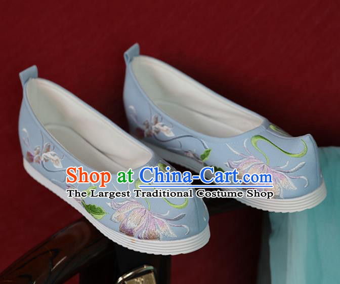 China Princess Shoes Women Shoes Handmade Hanfu Shoes Light Blue Cloth Shoes Embroidered Epiphyllum Shoes