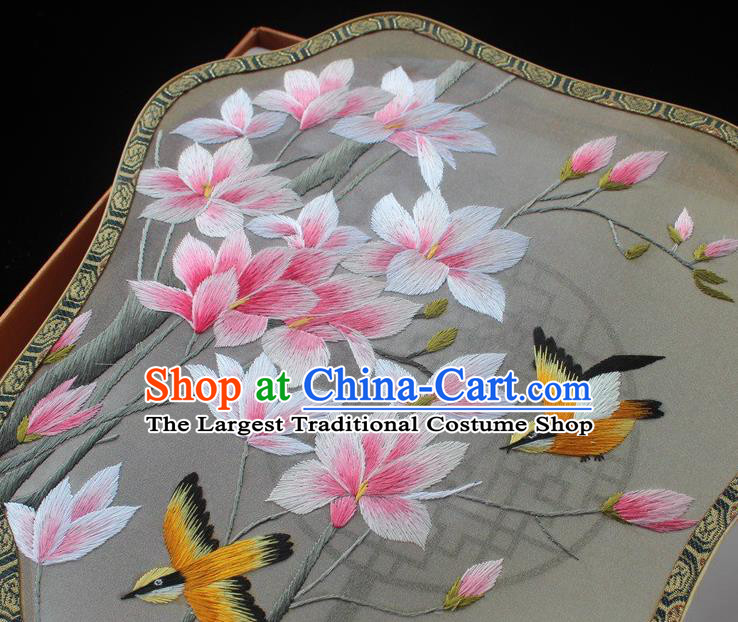 China Suzhou Embroidery Palace Fan Handmade Silk Fan Classical Dance Embroidered Palm Leaf Fans