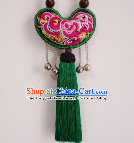 Handmade China Ethnic Green Tassel Necklace Traditional Miao Nationality Embroidered Accessories Necklet