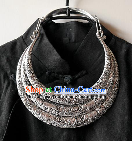 China Miao Ethnic Folk Dance Jewelry Accessories Handmade Silver Carving Necklace