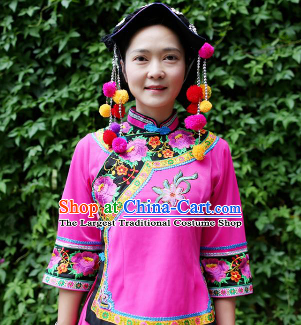 China Ethnic Women Folk Dance Rosy Blouse and Short Pleated Skirt Traditional Yi Nationality Clothing Custom Fashion with Headwear