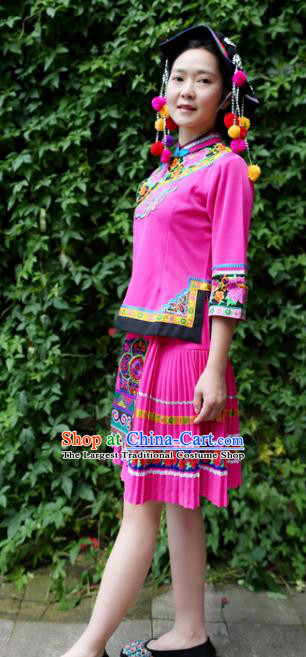 China Ethnic Women Folk Dance Rosy Blouse and Short Pleated Skirt Traditional Yi Nationality Clothing Custom Fashion with Headwear