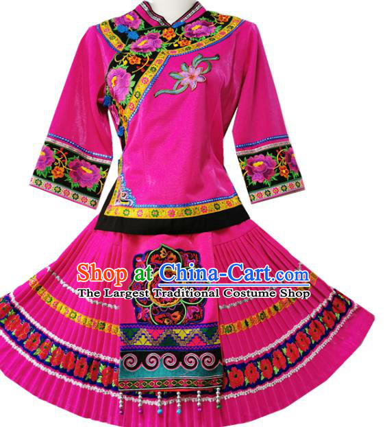 China Ethnic Women Folk Dance Rosy Blouse and Short Pleated Skirt Traditional Yi Nationality Clothing Custom Fashion with Headwear