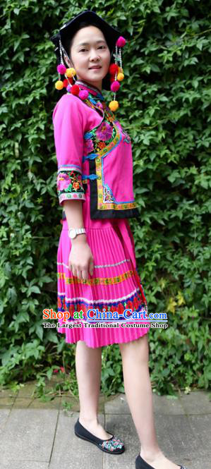 China Ethnic Women Folk Dance Rosy Blouse and Short Pleated Skirt Traditional Yi Nationality Clothing Custom Fashion with Headwear