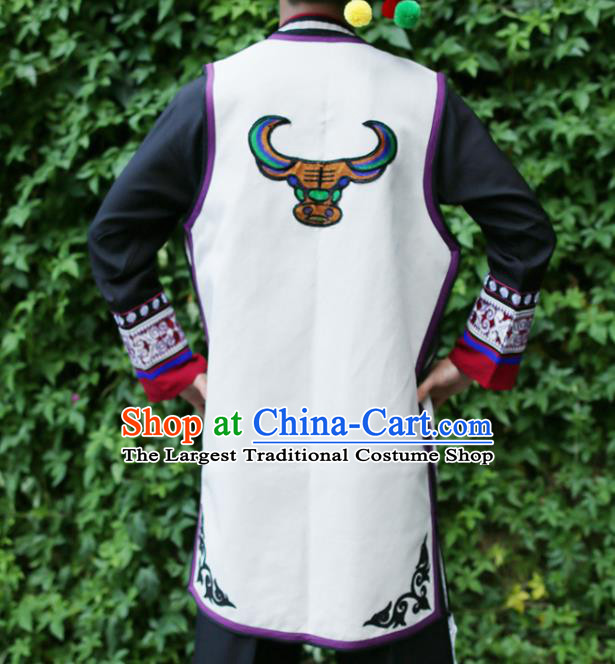 Chinese Bai Nationality Embroidered Long Tassel Vest Quality Ethnic Men Costumes White Flax Waistcoat