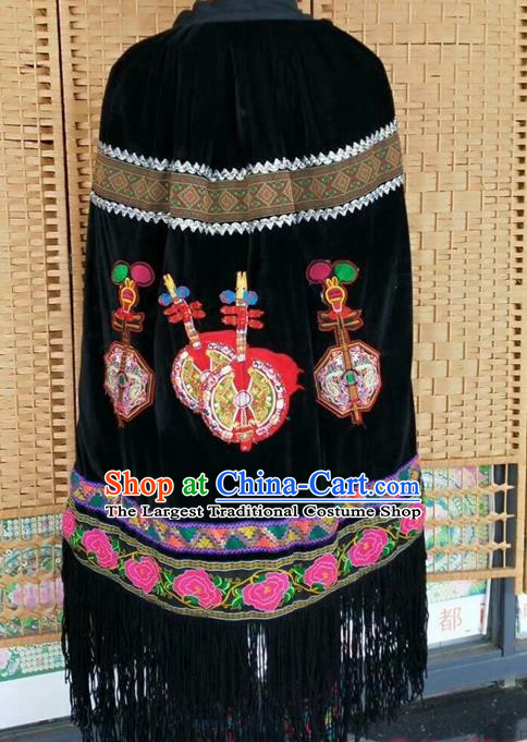 Chinese Yi Nationality Black Cloak Quality Ethnic Folk Dance Embroidered Cape for Men