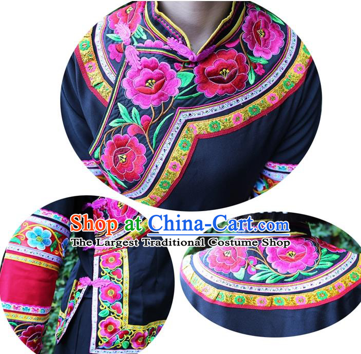 China Yi Nationality Embroidered Outfits Chinese Yi Ethnic Women Costumes Blouse and Pants with Rosy Tassel Hat
