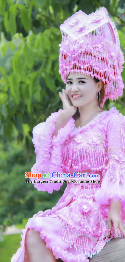 Yunnan Mengzi Minority Folk Dance Rosy Short Dress Traditional Wedding Bride Costumes China Yao Ethnic Women Apparels and Headdress