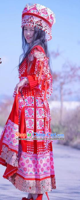 China Travel Photography Red Dress Miao Ethnic Bride Costumes Nationality Women Wedding Clothing with Headwear