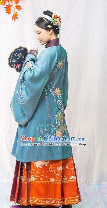 China Traditional Ming Dynasty Court Woman Hanfu Clothing Ancient Imperial Concubine Embroidered Gown and Skirt