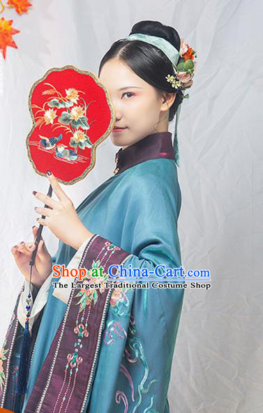 China Traditional Ming Dynasty Court Woman Hanfu Clothing Ancient Imperial Concubine Embroidered Gown and Skirt