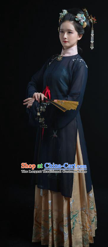 China Ming Dynasty Noble Mistress Clothing Traditional Hanfu Dress Ancient Court Woman Costumes