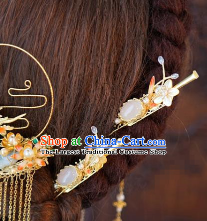 China Traditional Wedding Shell Plum Hair Stick Xiuhe Suit Hair Accessories Bride Chalcedony Hairpin