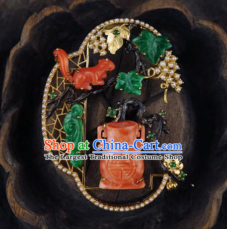 China Classical Cheongsam Carving Squirrel Brooch Traditional Handmade Jade Pearls Breastpin