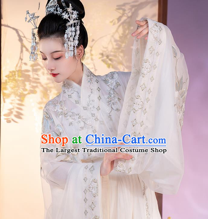 China Jin Dynasty Court Lady Clothing Embroidered White Hanfu Dress Traditional Ancient Imperial Concubine Costume