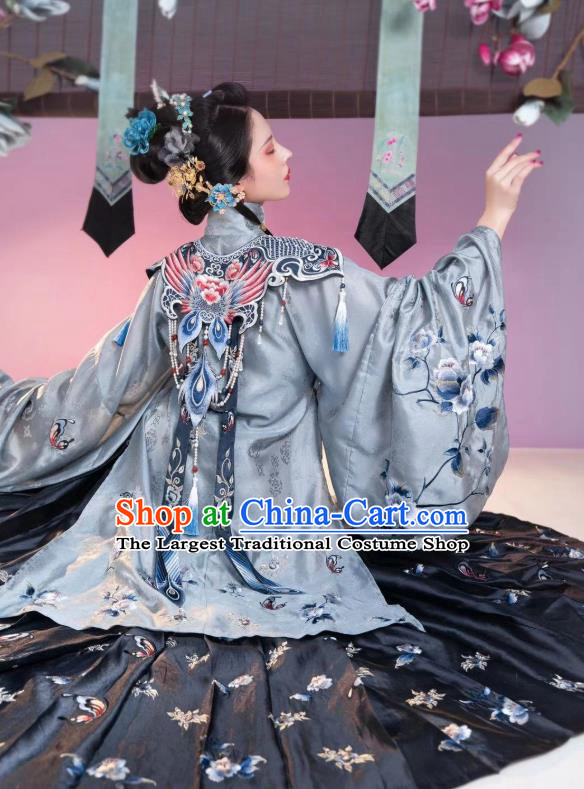 China Ancient Noble Countess Costume Traditional Ming Dynasty Court Woman Embroidered Hanfu Clothing