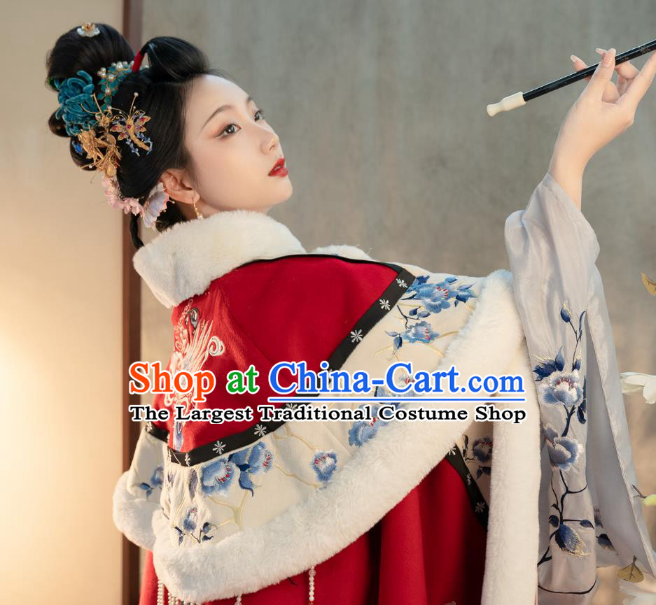 China Traditional Ming Dynasty Empress Embroidered Cloak Ancient Noble Woman Costume Winter Red Woolen Cape