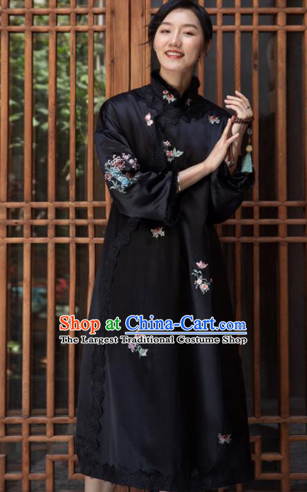Traditional Chinese National Graceful Embroidered Black Silk Cheongsam Tang Suit Qipao Dress for Women