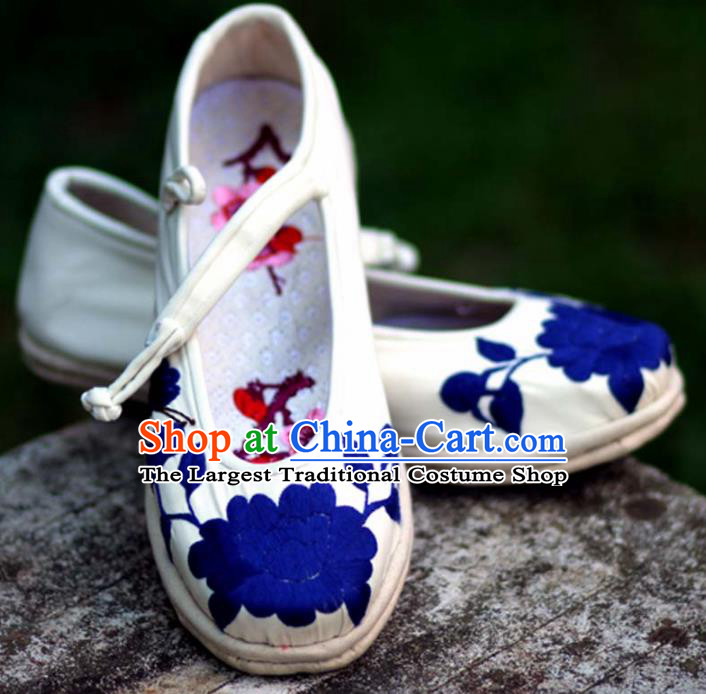 Chinese Traditional National Embroidered White Cloth Shoes Hanfu Shoes for Women