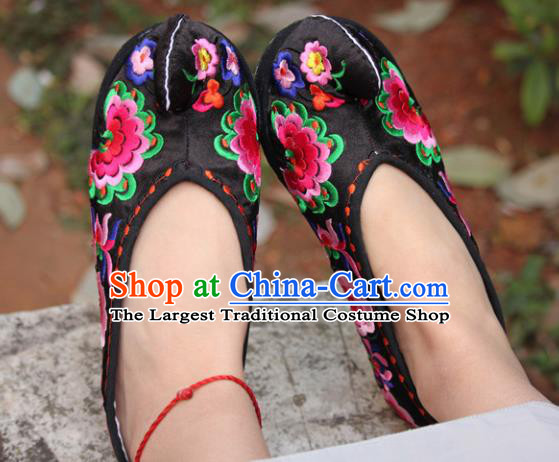 Chinese Handmade Embroidered Peony Black Cloth Shoes Hanfu Shoes Traditional National Shoes for Women