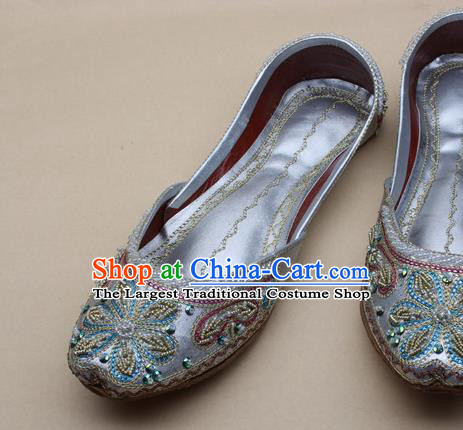 Asian India National Embroidered Light Grey Leather Shoes Handmade Indian Traditional Folk Dance Shoes for Women