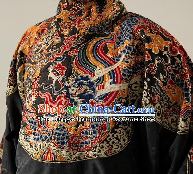 Traditional Chinese Ming Dynasty Swordsman Black Embroidered Robe Ancient Emperor Costumes for Men