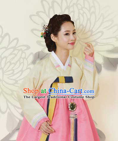 Korean Traditional Bride Mother Hanbok Garment Beige Blouse and Pink Dress Asian Korea Fashion Costume for Women