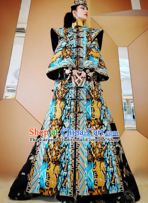 Chinese Traditional National Embroidered Coat Tang Suit Clothing for Women