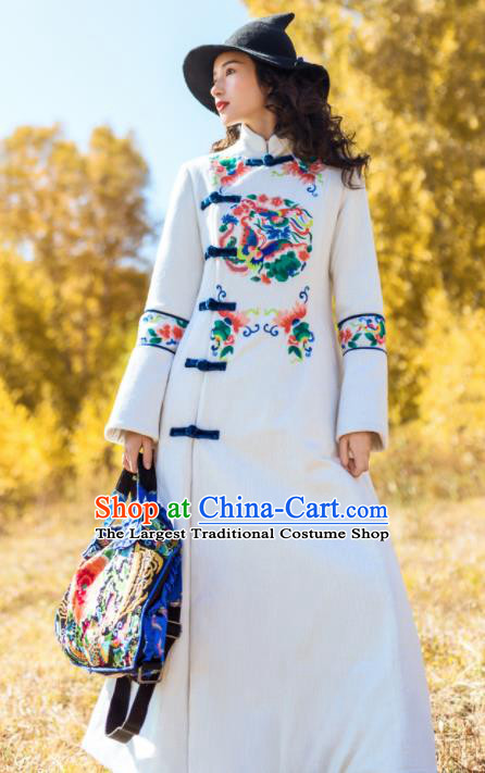 Chinese Traditional Embroidered Butterfly White Dust Coat National Overcoat Costumes for Women
