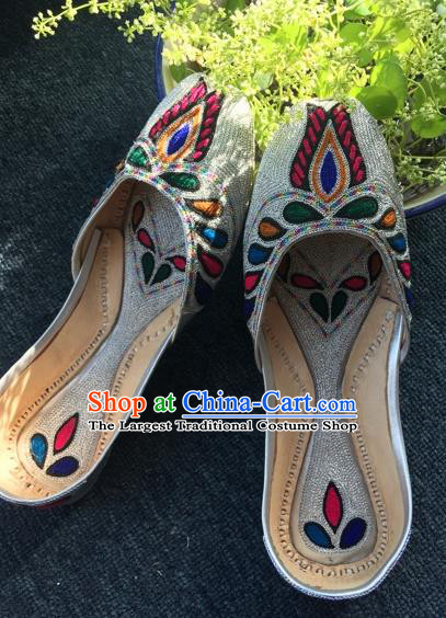 Asian India Traditional Embroidered Argent Leather Shoes Indian Handmade Shoes for Women